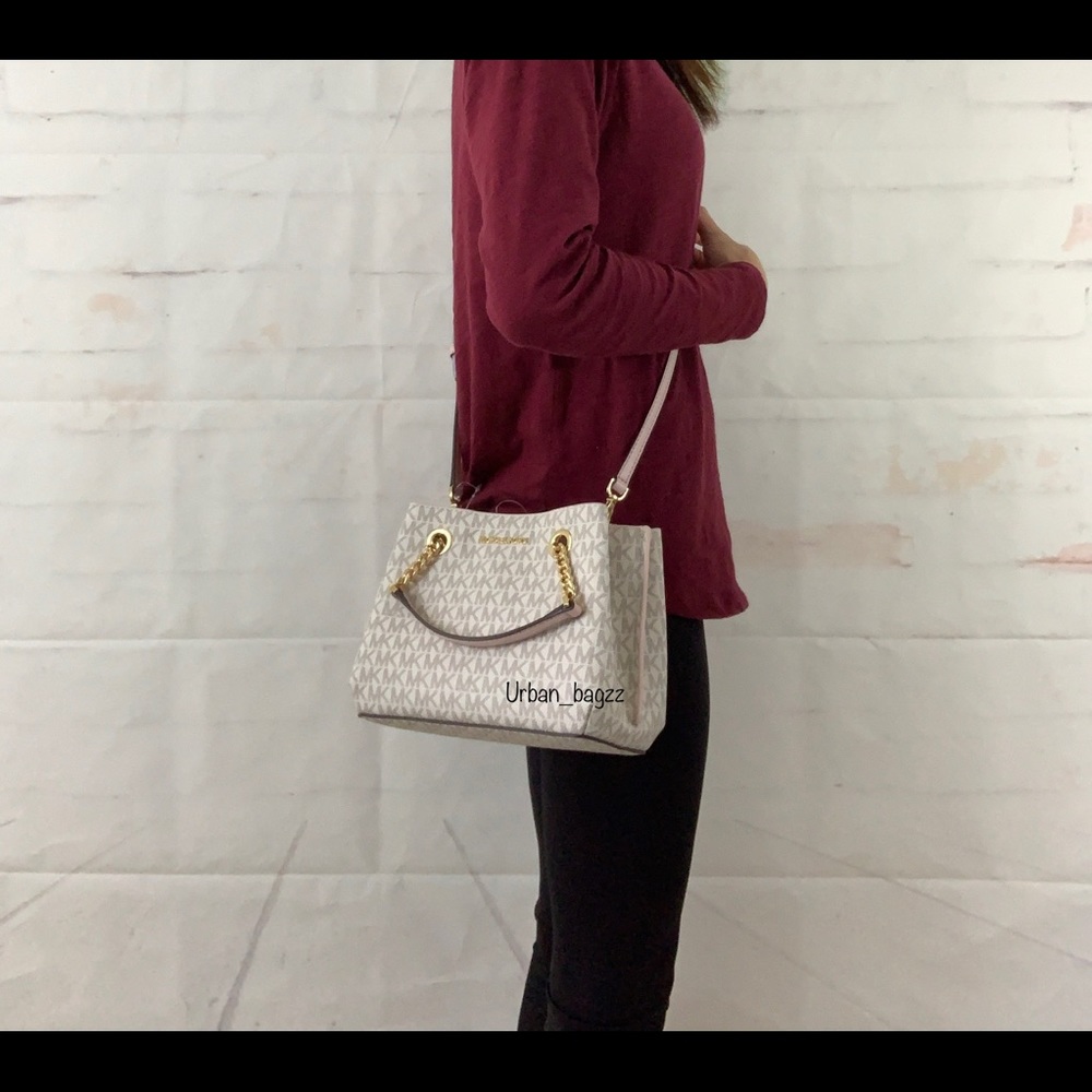 Michael Kors Teagen Small Messenger - Picture 9 of 10